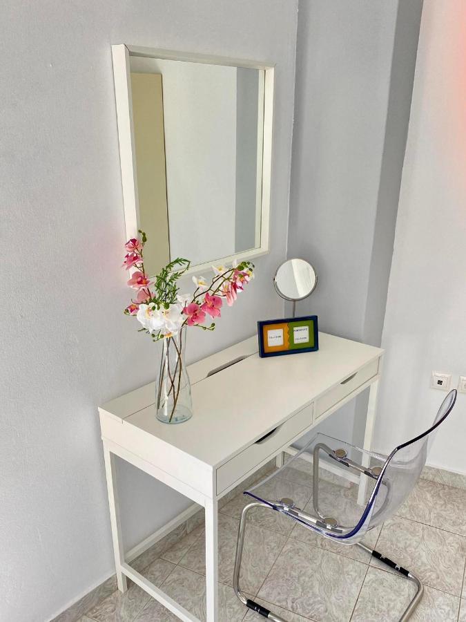 Paraskevi'S Apt - City Center W/ Lovely Park View Rhodes City Esterno foto